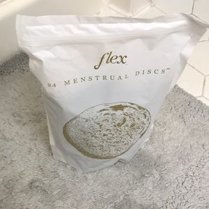 Flex mestrual disc 24 i the white package & extras